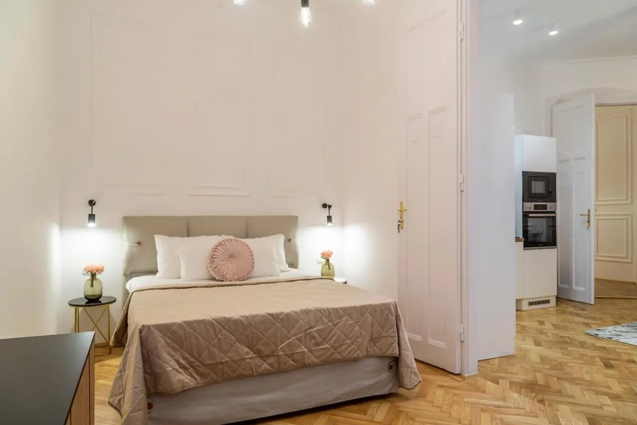 Glamorous Modern Apartment In The Hearth Of Budapest Hungary