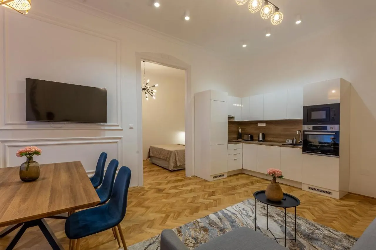 Glamorous Modern Apartment In The Hearth Of Budapest